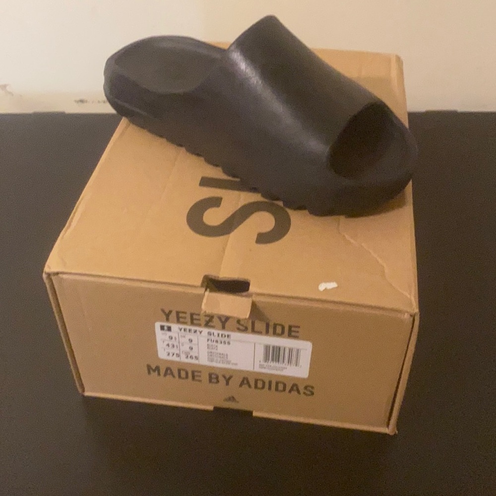 Yeezy Slide